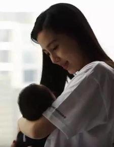 喂母乳的明星,她们如何诠释母爱与职业的平衡